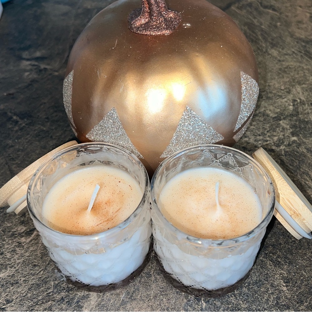 “Beeswax collection” candles